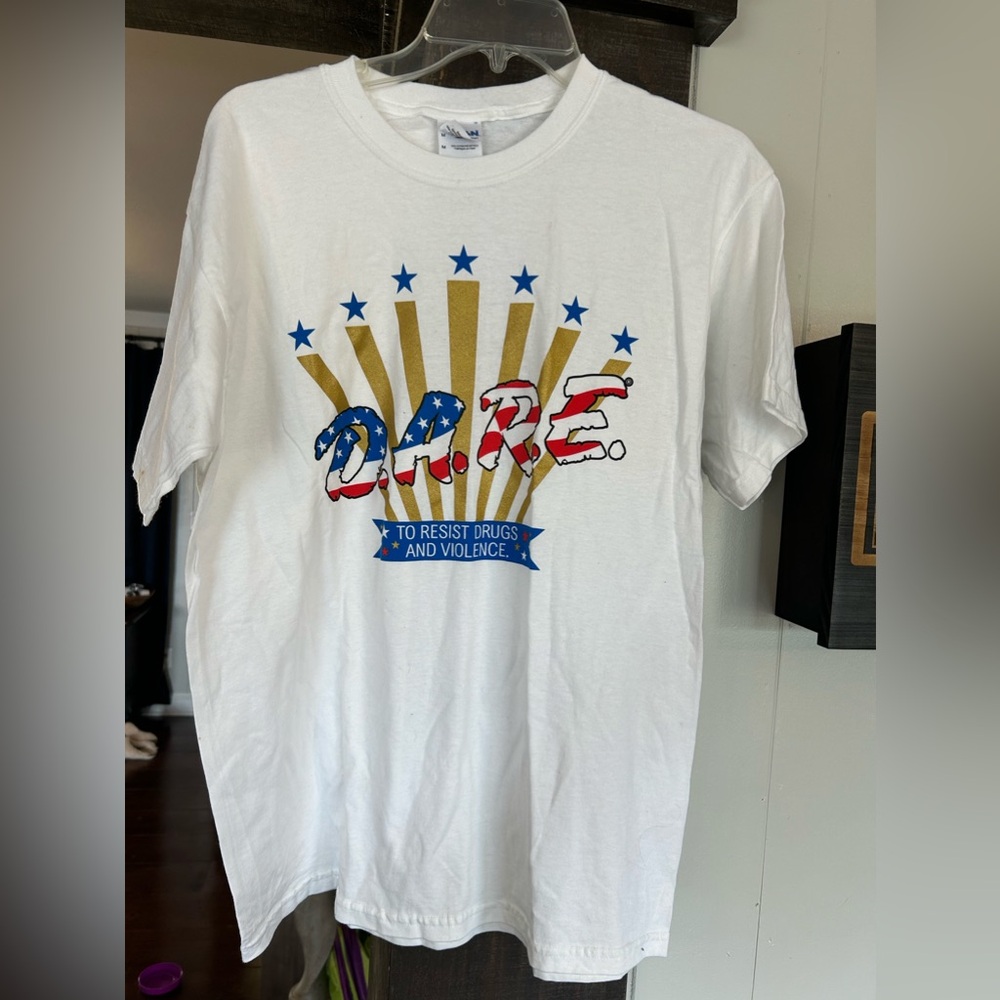 Vintage DARE 90’s tee